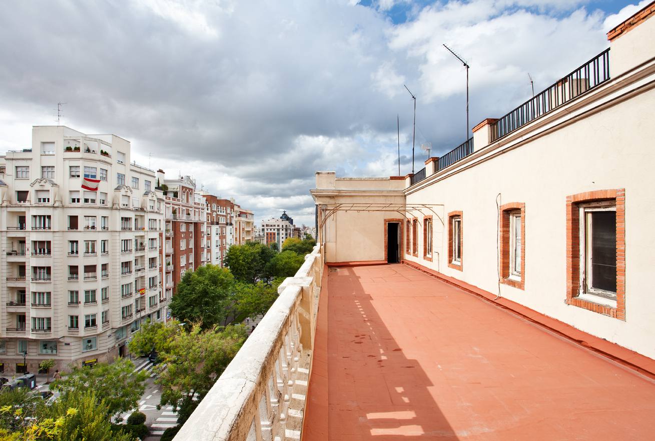 Como cada año Madrid vuelve a ser la capital del diseño de interiores con la exposición Casa Decor. Decoradores, interioristas, arquitectos, diseñadores, paisajistas y artistas plásticos tienen la oportunidad de mostrar su trabajo en un contexto exclusivo de vanguardia y alta decoración.