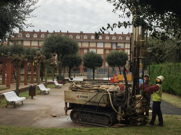  Las prospecciones realizadas descartan la existencia de anomalías en el terreno y ríos en el subsuelo que comprometan las obras del aparcamiento. :