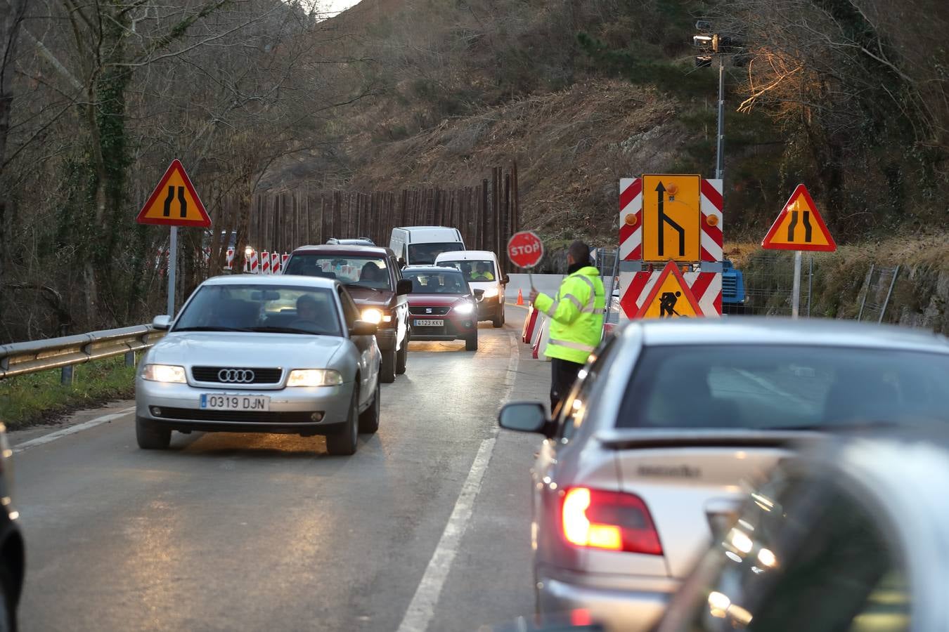 Fotos: Obras para restablecer el tráfico en la carretera afectada por el argayo de Ruente