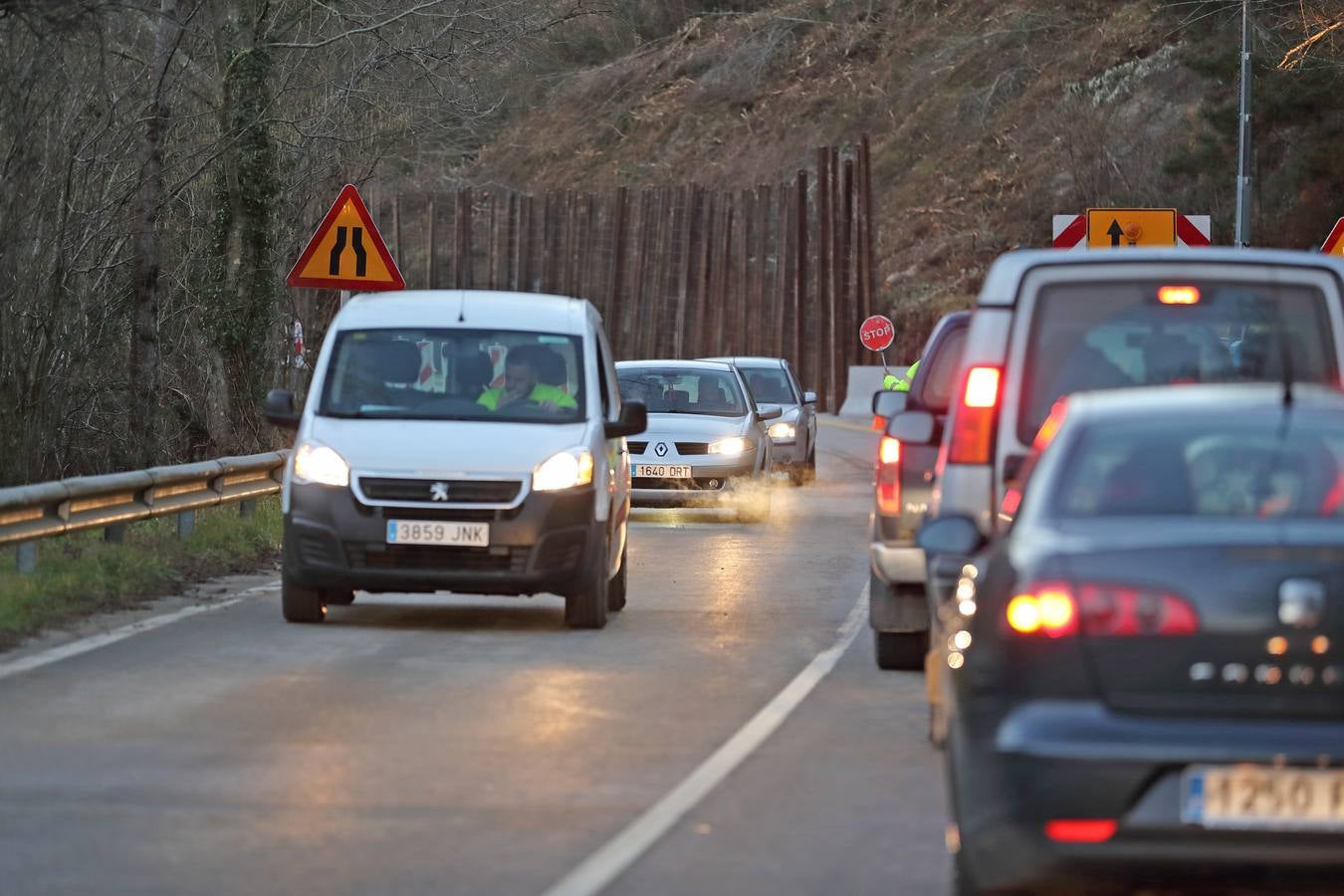 Fotos: Obras para restablecer el tráfico en la carretera afectada por el argayo de Ruente