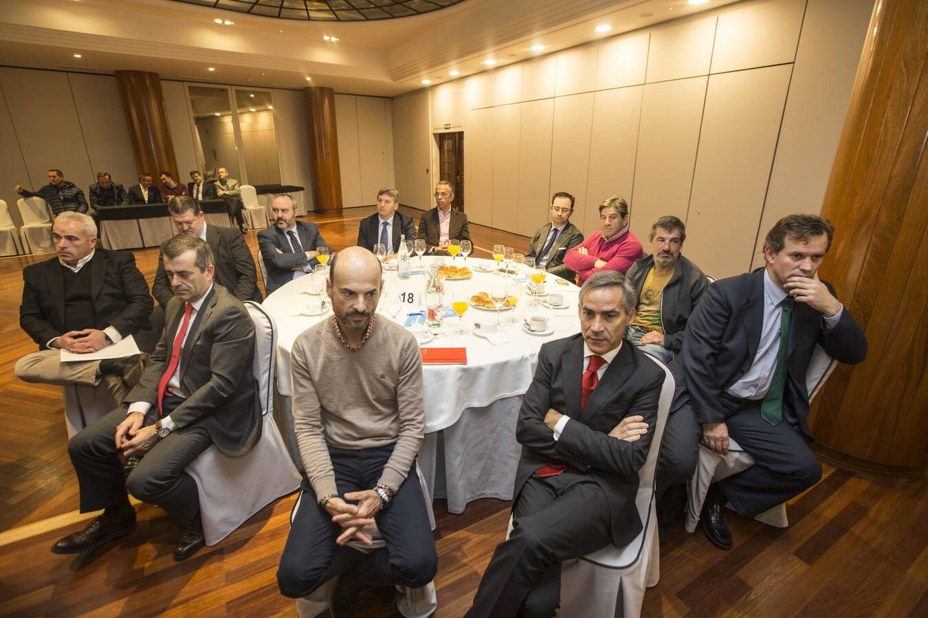 Asistentes al Foro Económico celebrado este martes en el Hotel Bahía de Santander, en el que ha intervenido Jaime González, presidente del Puerto