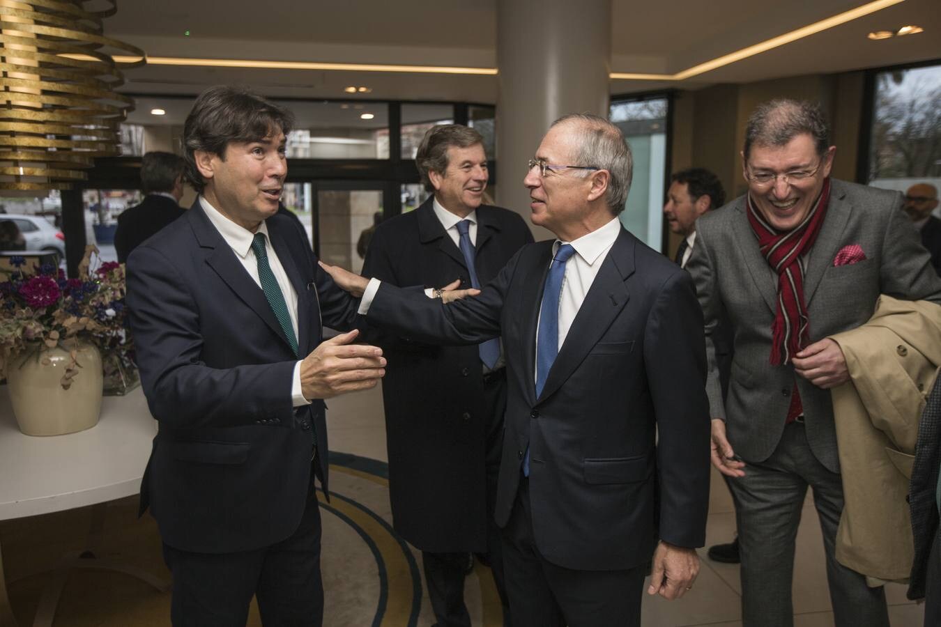 Asistentes al Foro Económico celebrado este martes en el Hotel Bahía de Santander, en el que ha intervenido Jaime González, presidente del Puerto