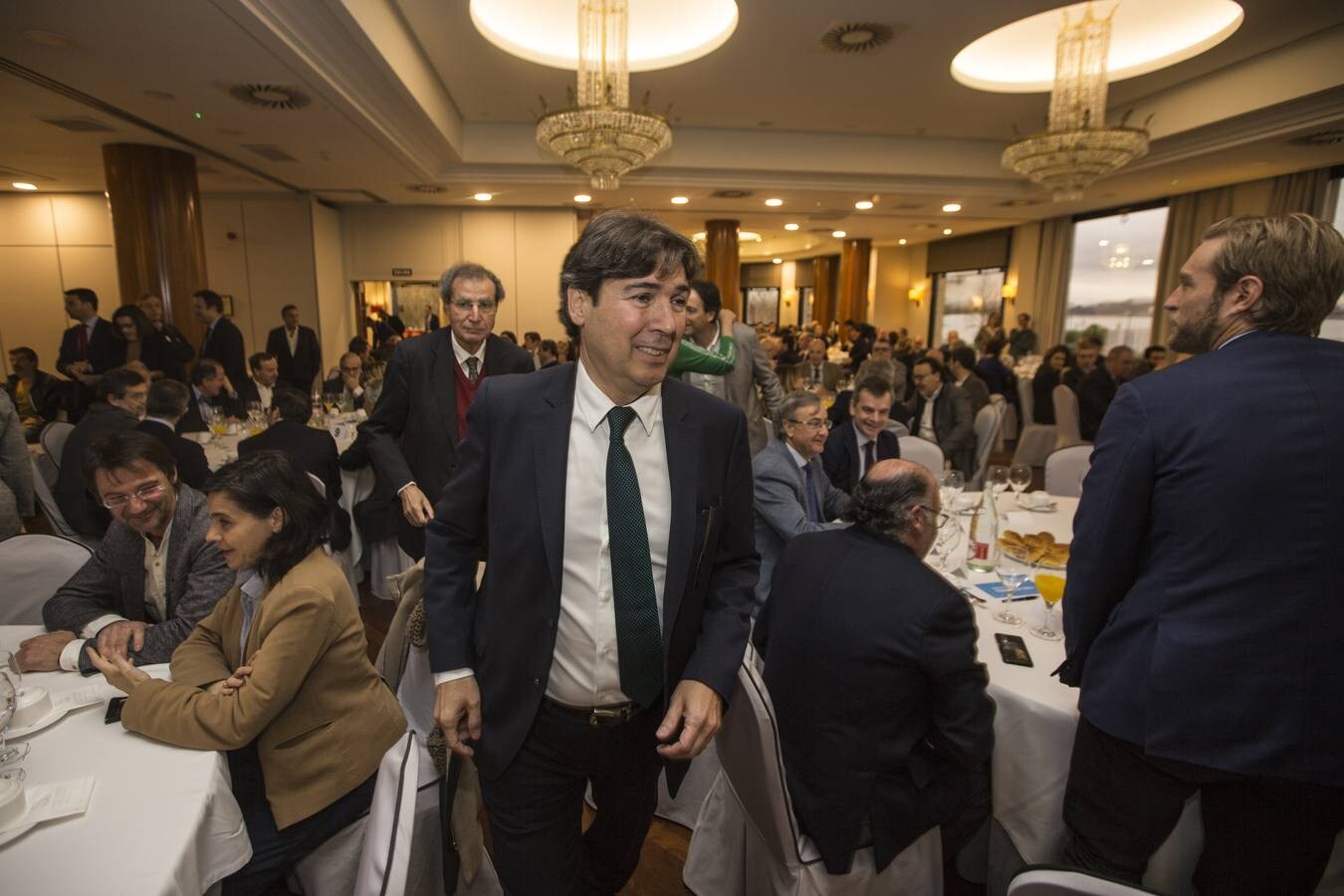 Asistentes al Foro Económico celebrado este martes en el Hotel Bahía de Santander, en el que ha intervenido Jaime González, presidente del Puerto