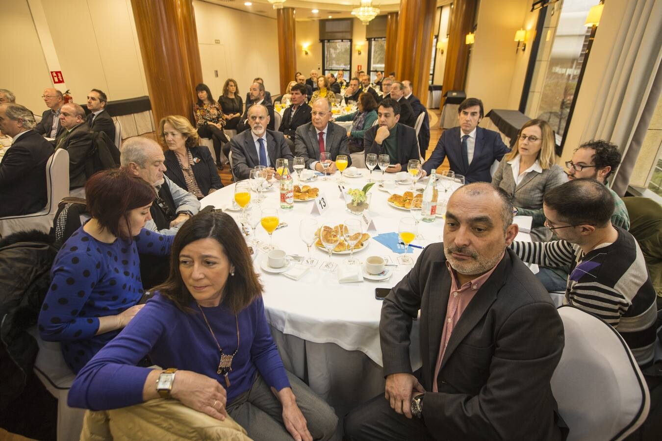 Asistentes al Foro Económico celebrado este martes en el Hotel Bahía de Santander, en el que ha intervenido Jaime González, presidente del Puerto