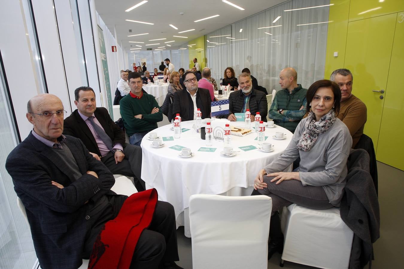 El presidente del Gobierno de Cantabria ha participado en el Encuentro Besaya Futura, celebrado en el Centro de Adultos Caligrama de Torrelavega, con una conferencia sobre 'Retos y oportunidades para la comarca'.