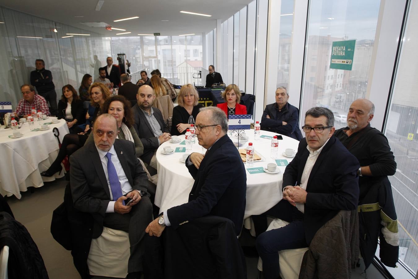 El presidente del Gobierno de Cantabria ha participado en el Encuentro Besaya Futura, celebrado en el Centro de Adultos Caligrama de Torrelavega, con una conferencia sobre 'Retos y oportunidades para la comarca'.