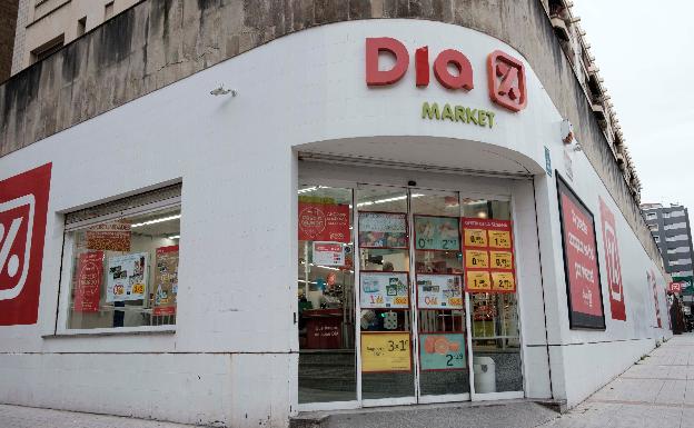 Exterior de uno de los supermercados de la cadena Dia.