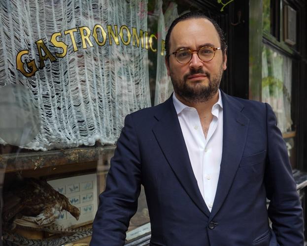 El escritor Ignacio Peyró, en Londres, donde dirige la sede del Instituto Cervantes. 