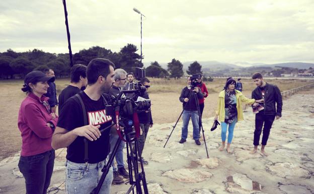 Uno de los momentos del rodaje de la serie cántabra.