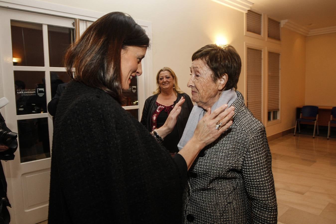 Gloria Torner recibió ayer la Medalla de Plata de Santander durante un acto en el que, con un gran sentido del humor y espontaneidad, recordó su trayectoria