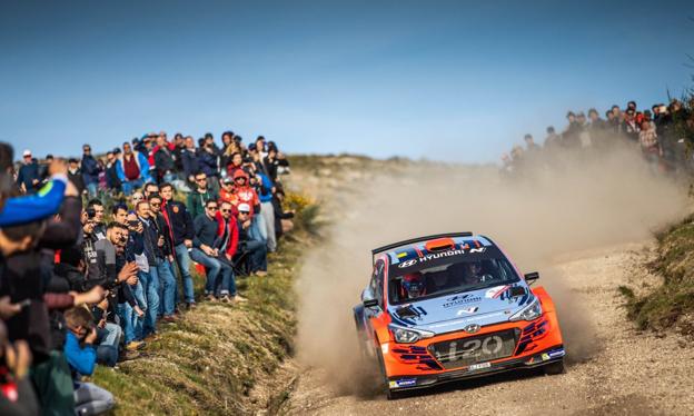 Sordo y Del Barrio, en un tramo de la competición en Fafe. 