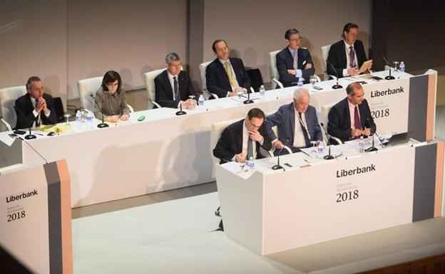Consejeros de Liberbank durante la Junta de Accionistas del año pasado. 