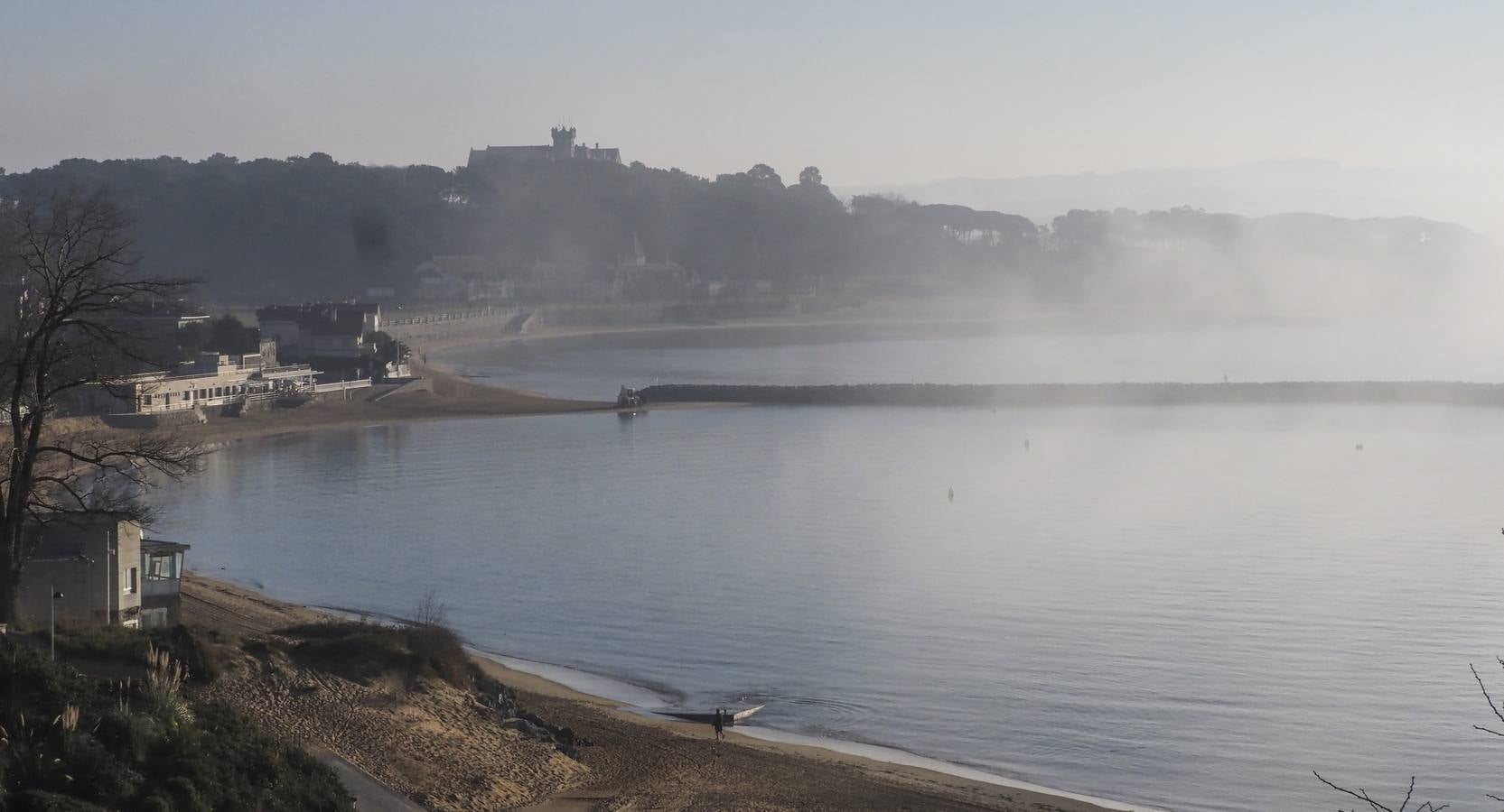 Fotos: Santander amanece tapada por la niebla