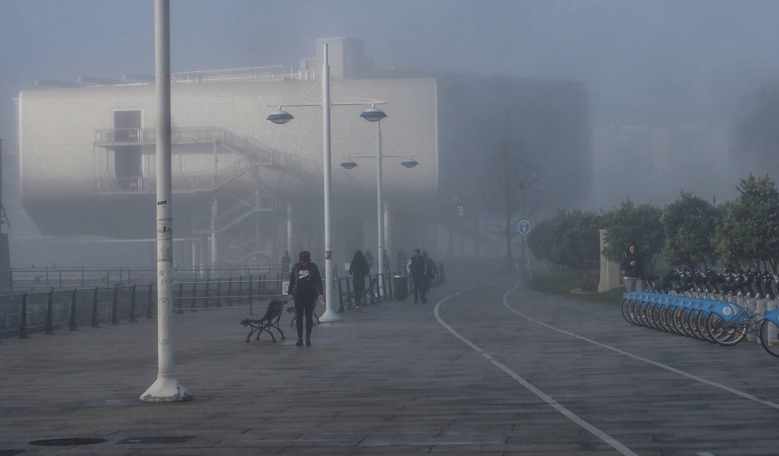 Fotos: Santander amanece tapada por la niebla