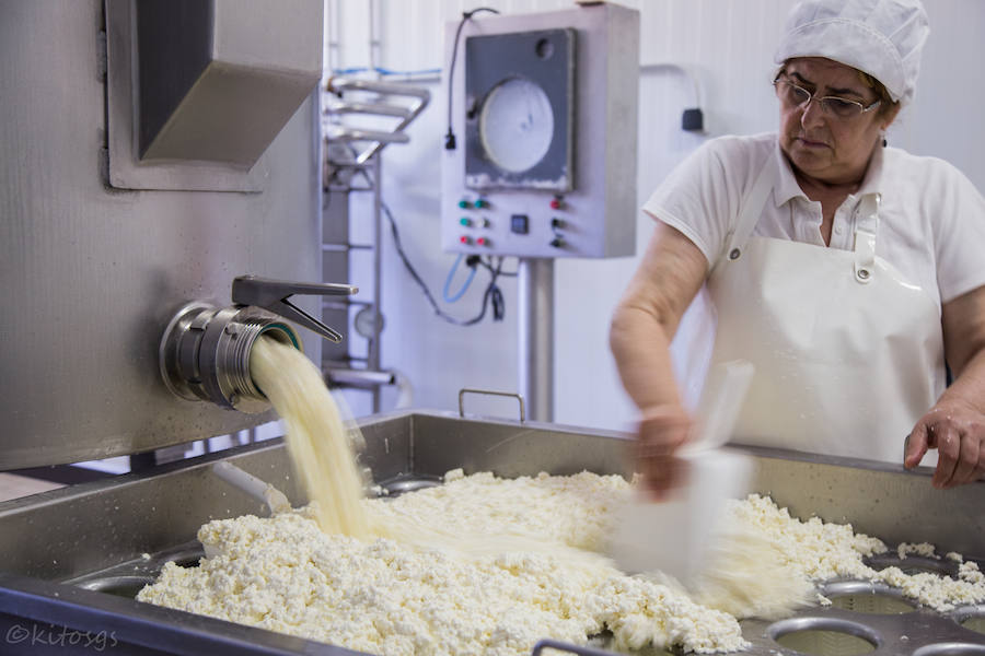 Isabel Casares Tejón, de la quesería Baró (Camaleño).