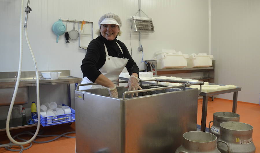 Milagros Ríoz Cobo, de la quesería Casa Milagros de Santillana del Mar.