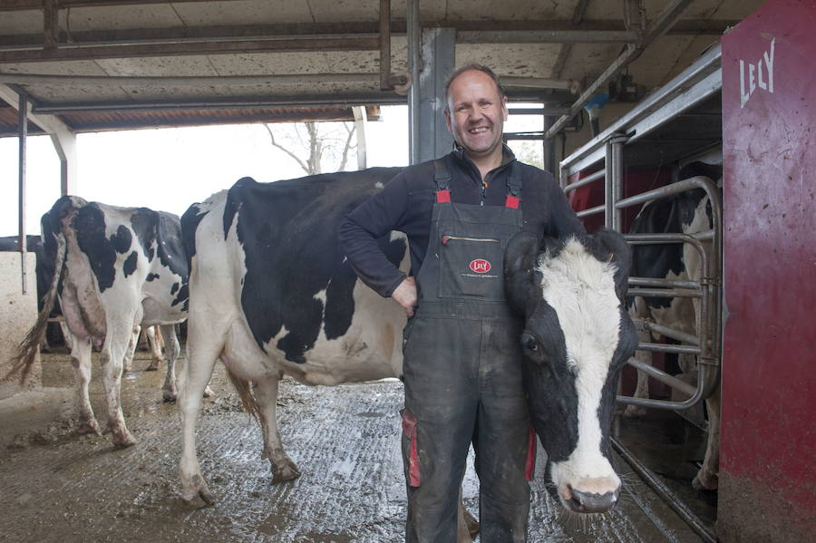 Eloy Entrecanales de la quesería Cudaña de Valdáliga.