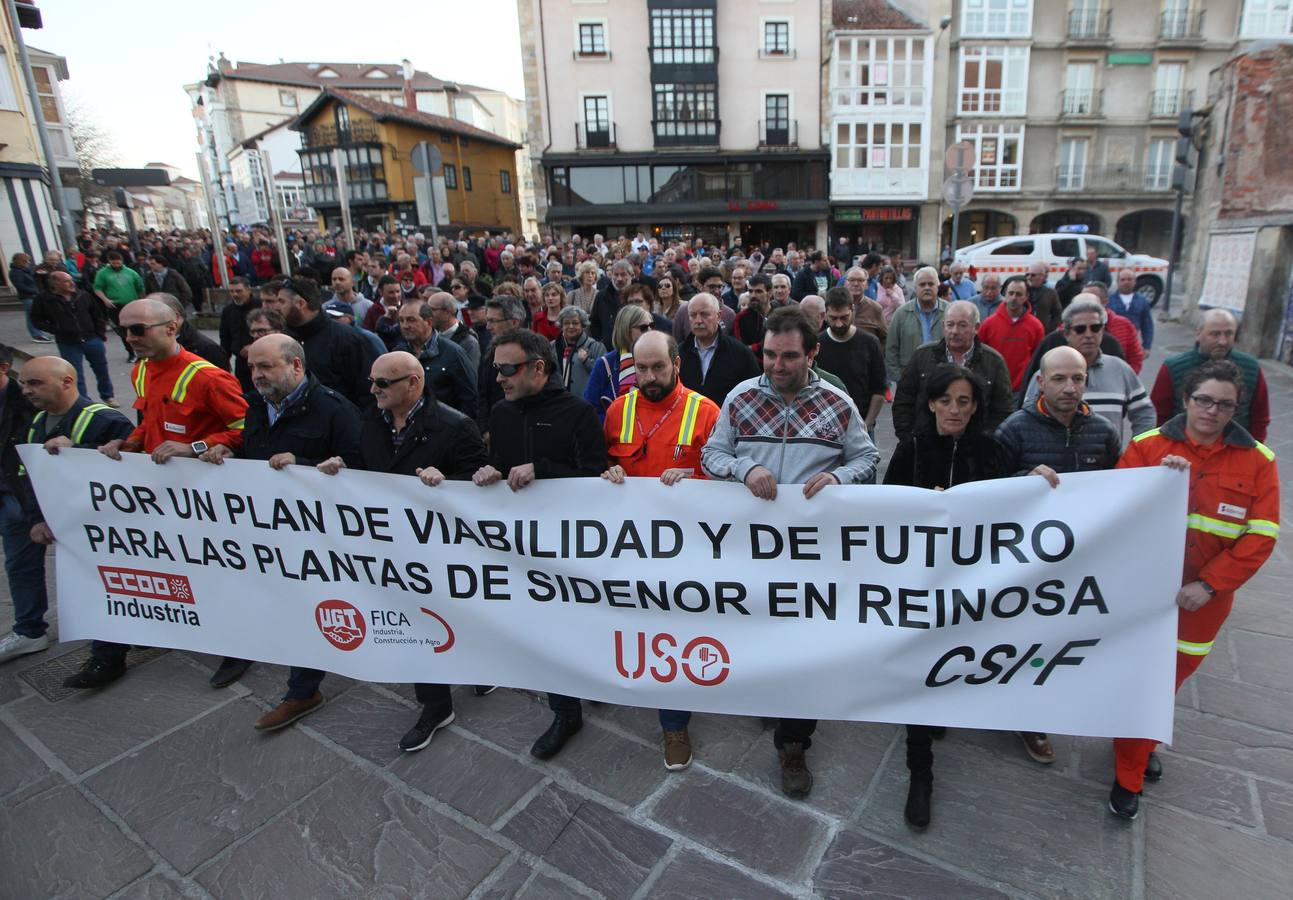 Fotos: Más de 2.000 trabajadores de Sidenor toman Reinosa