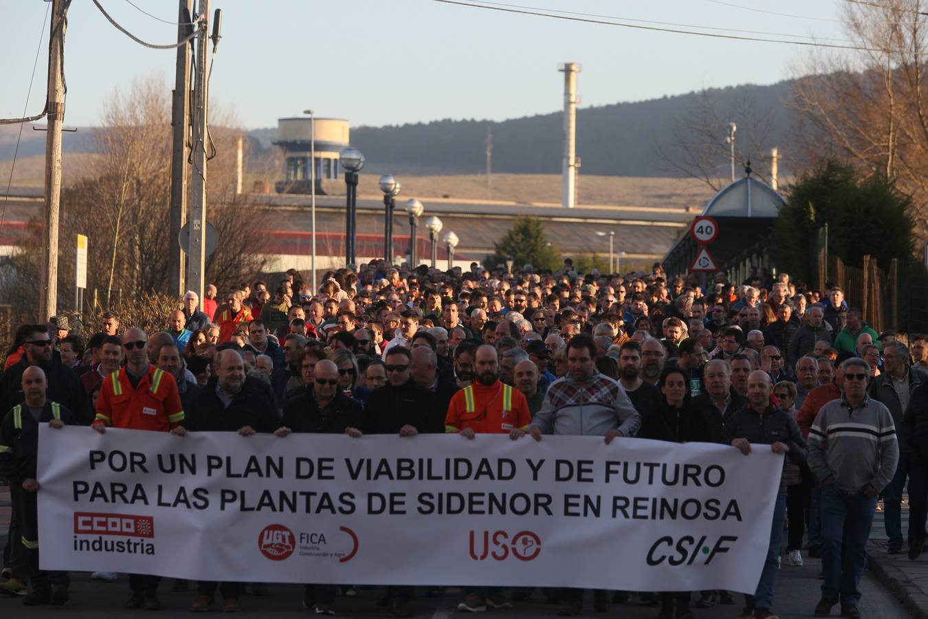 Fotos: Más de 2.000 trabajadores de Sidenor toman Reinosa