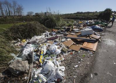 Imagen secundaria 1 - Vertederos ilegales en Monte