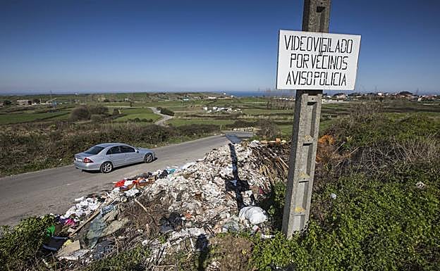 Imagen principal - Vertederos ilegales en Monte