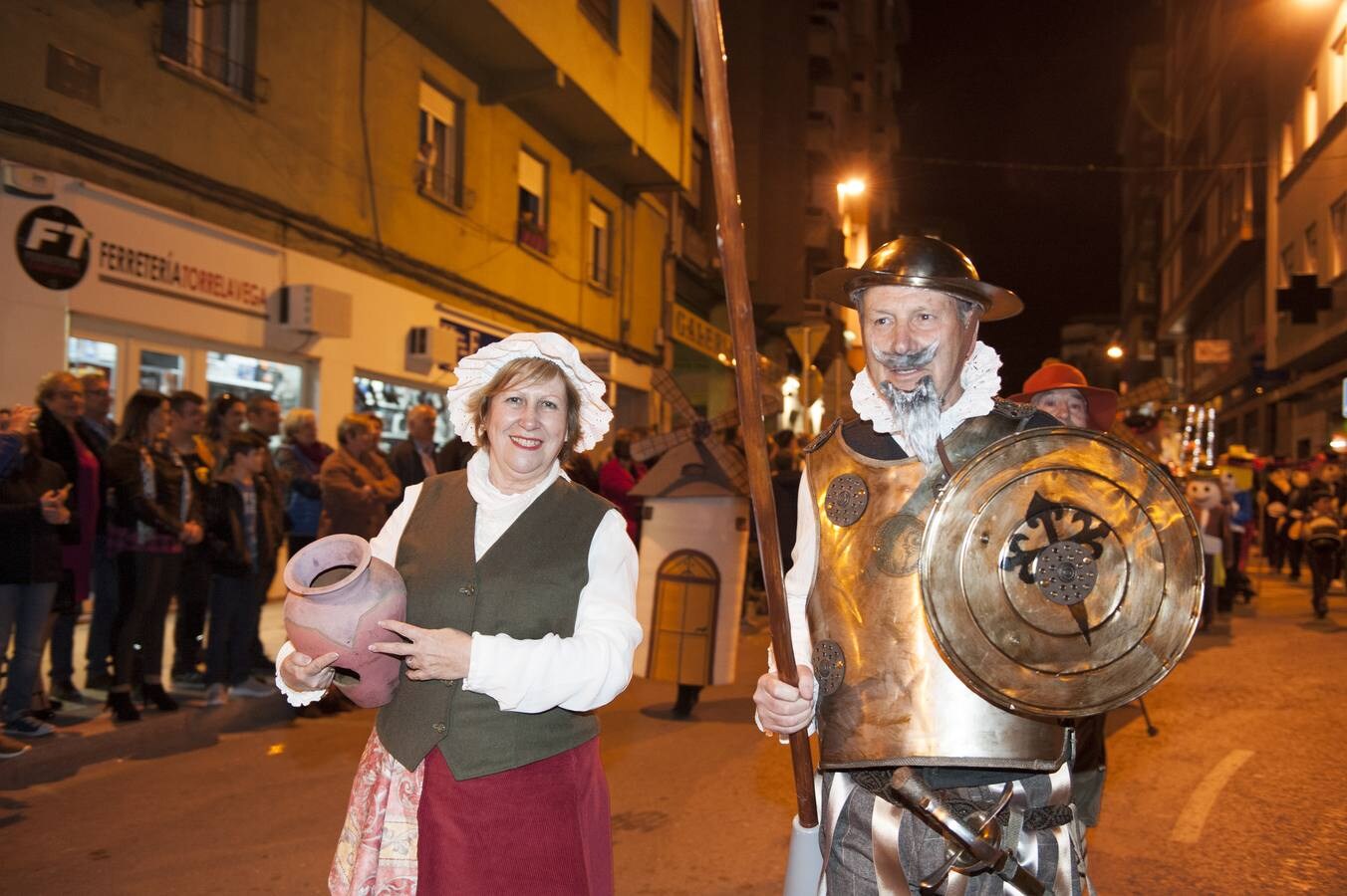 La capital del Besaya se llena de ambiente y color durante el carnaval.