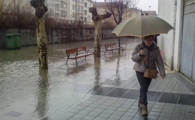 Inundaciones provocadas por el desbordamiento del río Ebro en la zona de Los Puentucos.