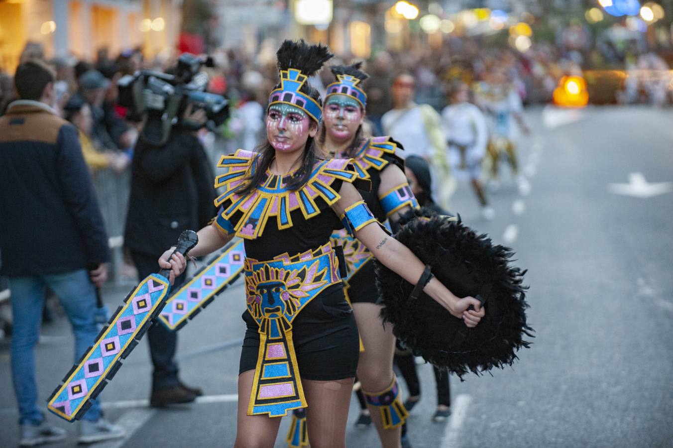 La capital cántabra se vuelca con la celebración del carnaval.