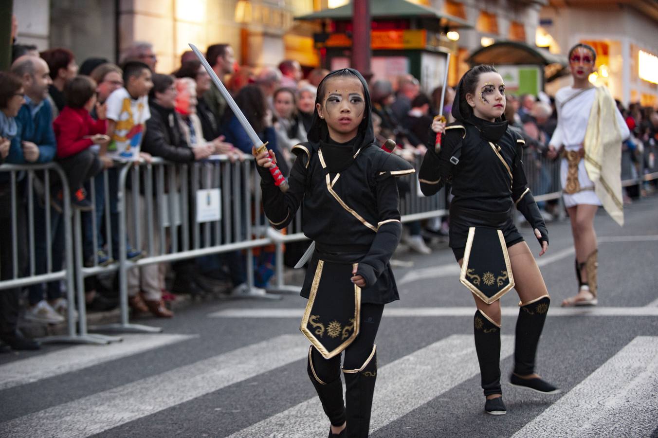 La capital cántabra se vuelca con la celebración del carnaval.