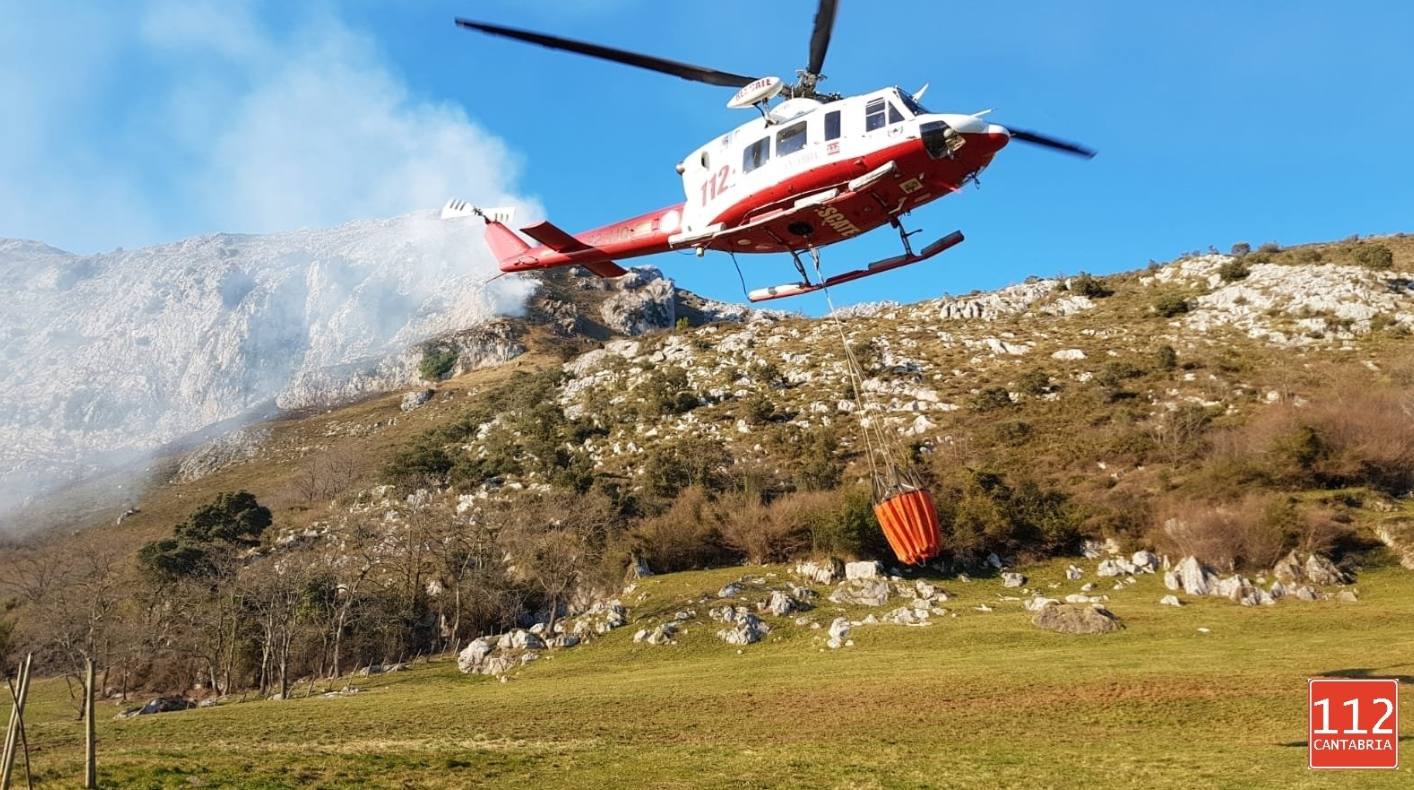 Fotos: Problemas para los helicópteros y los hidroaviones por el fuerte viento