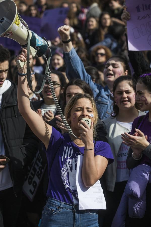 Pasacalles del 8 de marzo por las calles de Santander.