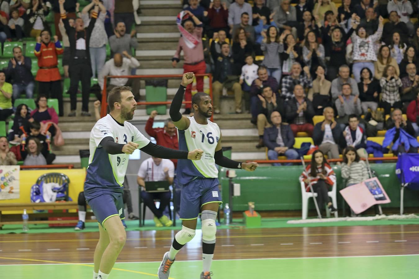 Fotos: El Textil pierde pero se queda en la Superliga