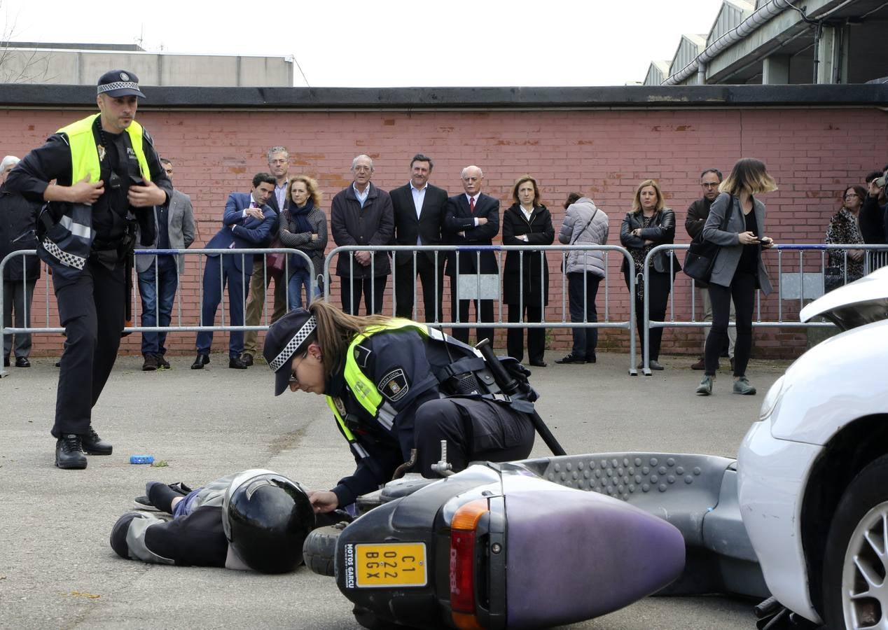 Fotos: Simulacro de accidente de tráfico en el instituto Augusto González de Linares