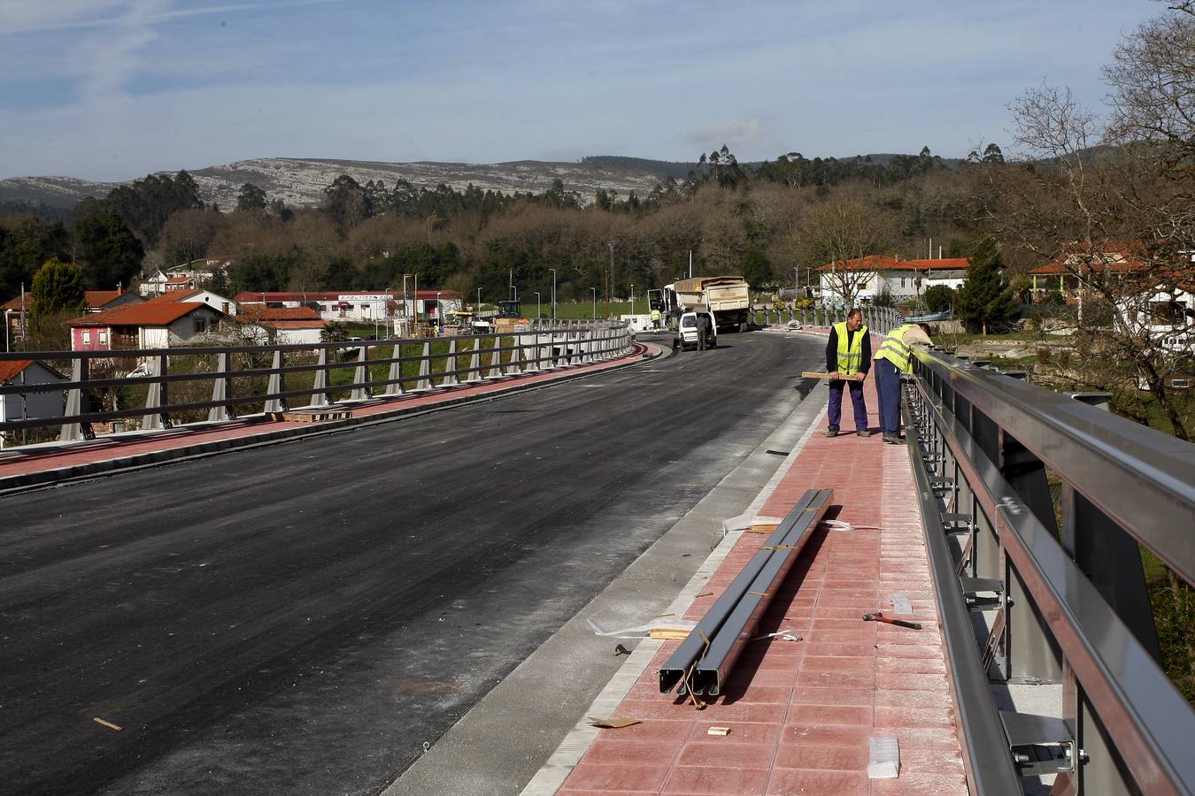 Fotos: El puente de Golbardo a falta de dos semanas