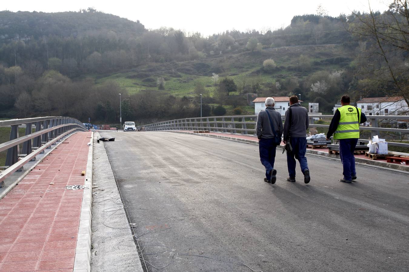 Fotos: El puente de Golbardo a falta de dos semanas