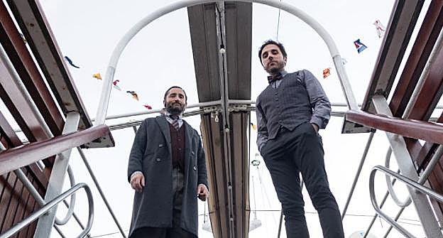 Javier Uriarte y Hugo Selles, actor y pianista de la obra 'Novecento'.