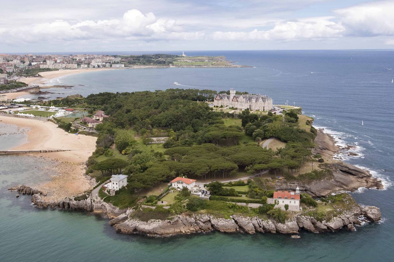 Vista aérea del parque de la península de La Magdalena.