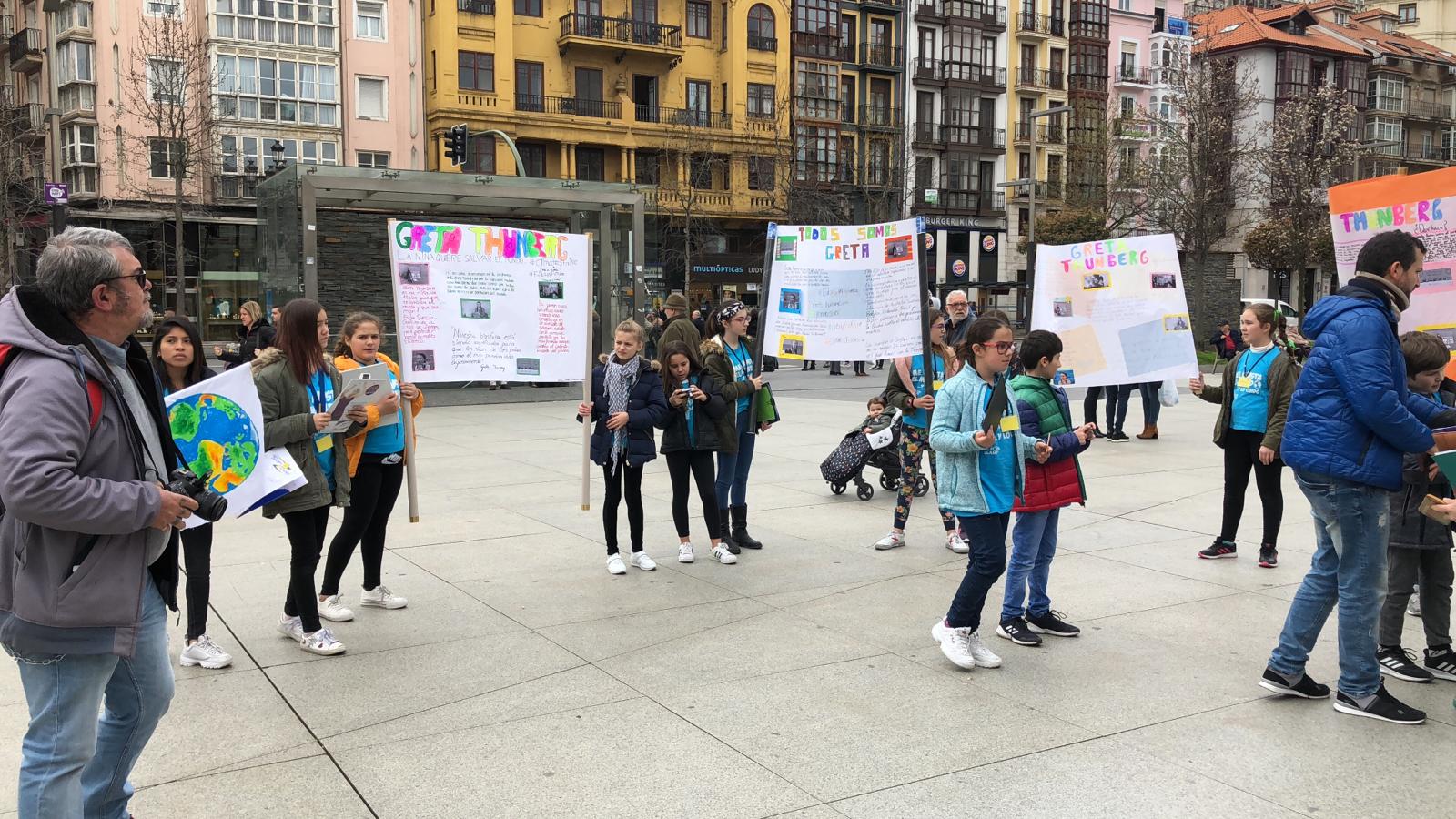 Fotos: Manifestación de los jóvenes para luchar contra el cambio climático