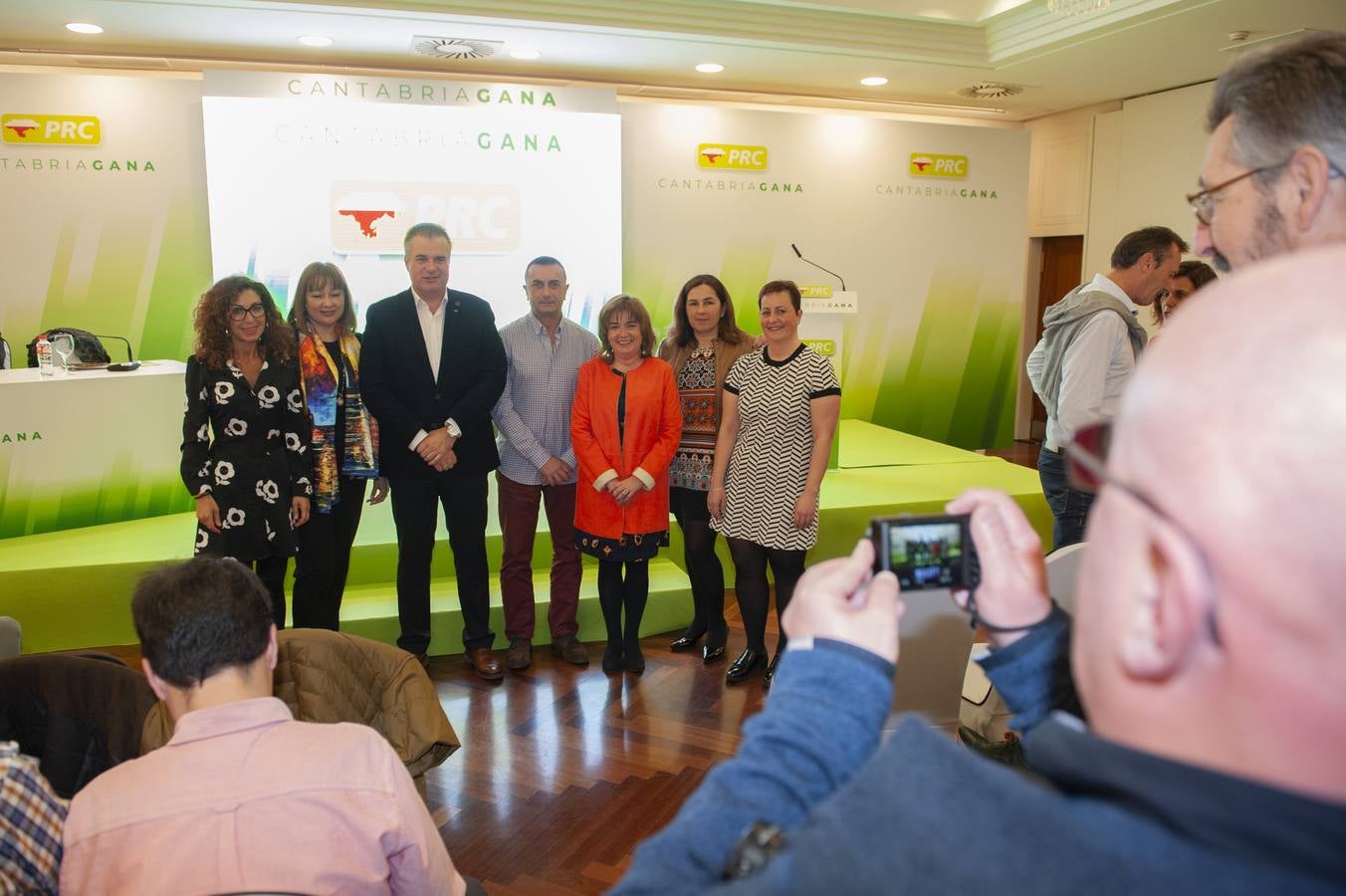 Fotos: Miguel Ángel Revilla vaticina victoria en las elecciones de mayo