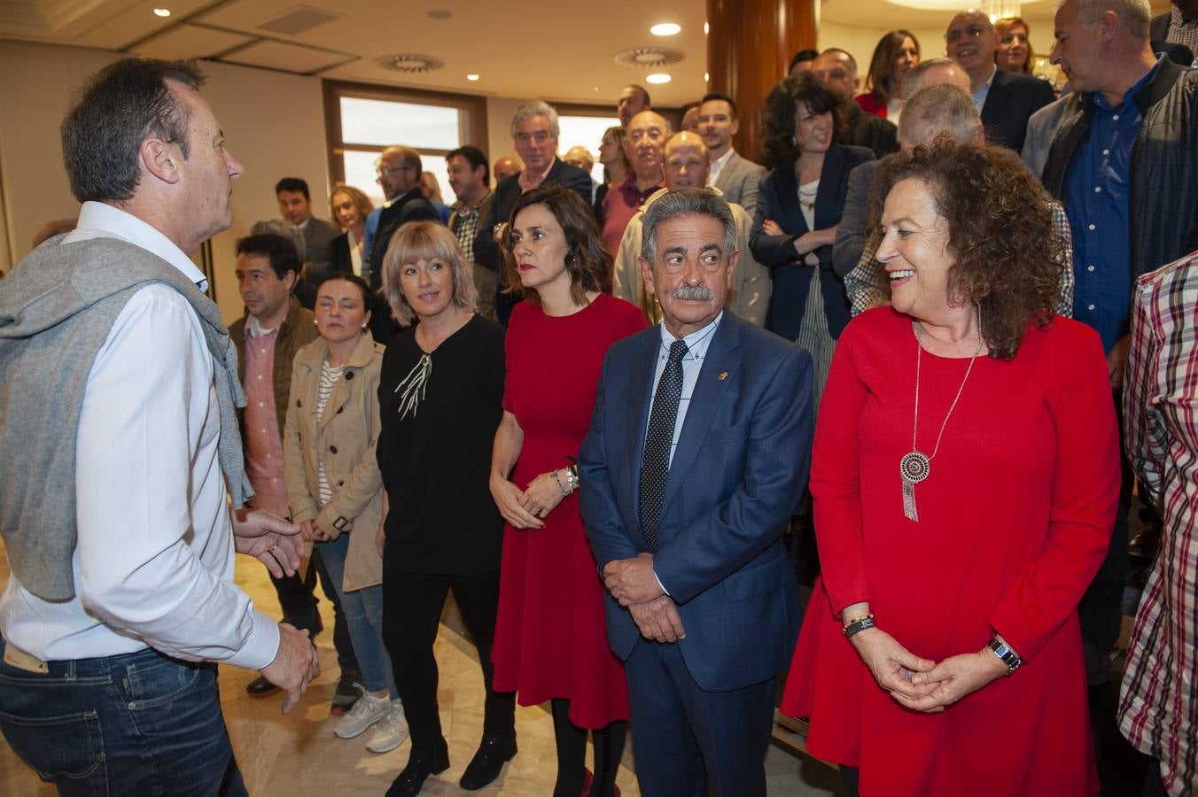 Fotos: Miguel Ángel Revilla vaticina victoria en las elecciones de mayo