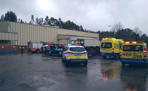 Dispositivo en la fábrica en la que se ha registrado el incendio.