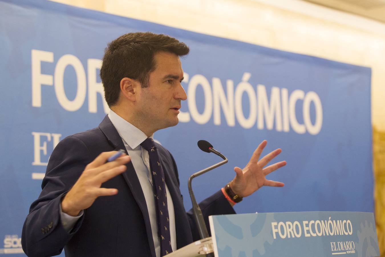 Imágenes del Foro Económico celebrado este miércoles, con la participación de Pablo Gimeno, analista y presidente de PGS