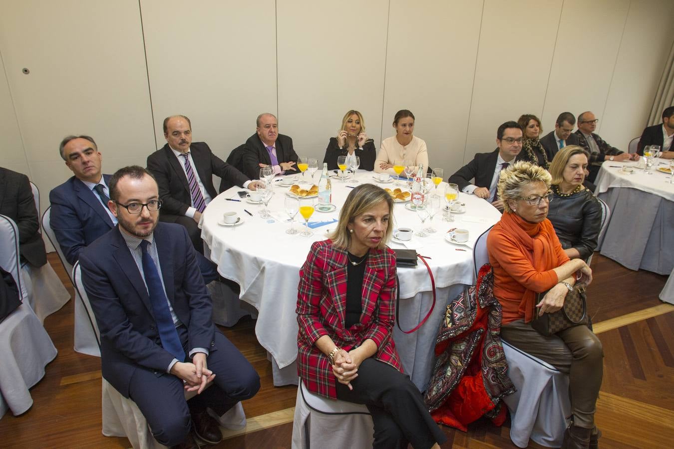 Imágenes del Foro Económico celebrado este miércoles, con la participación de Pablo Gimeno, analista y presidente de PGS