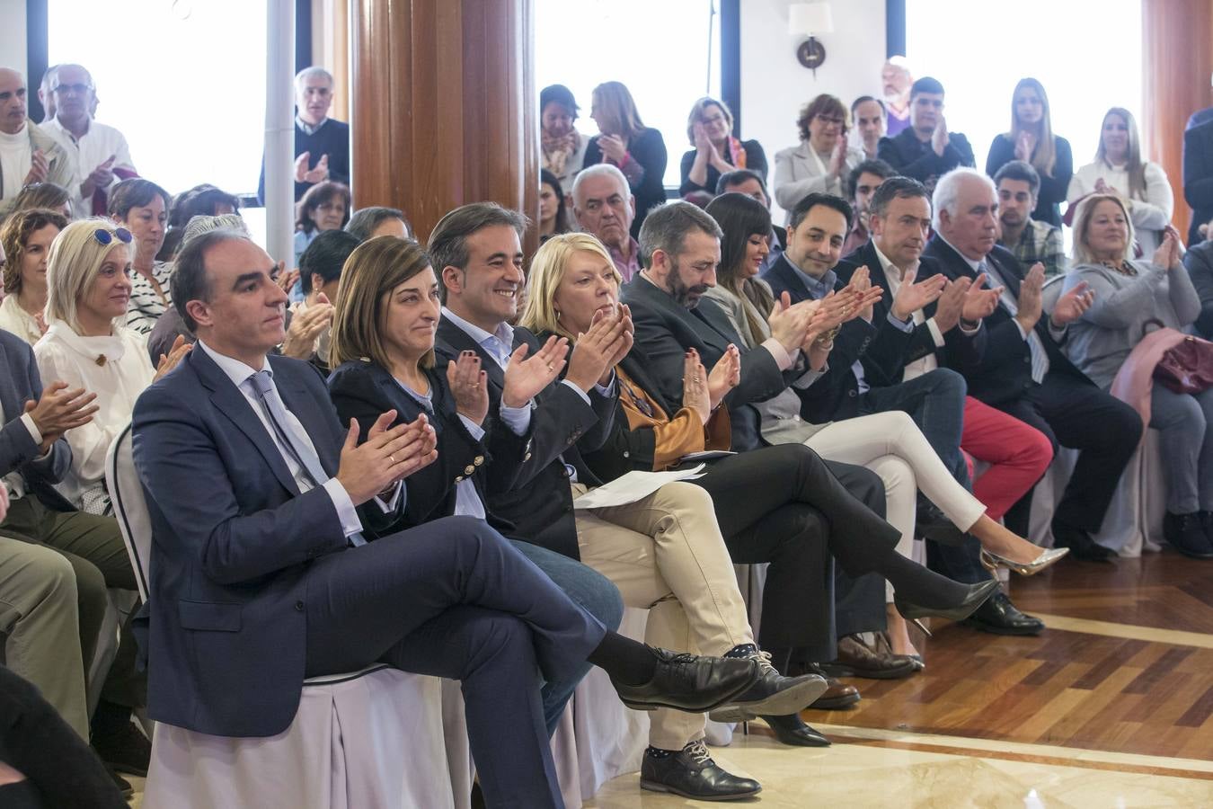 Los populares cántabros presentan sus candidaturas para las elecciones del 28 de abril.