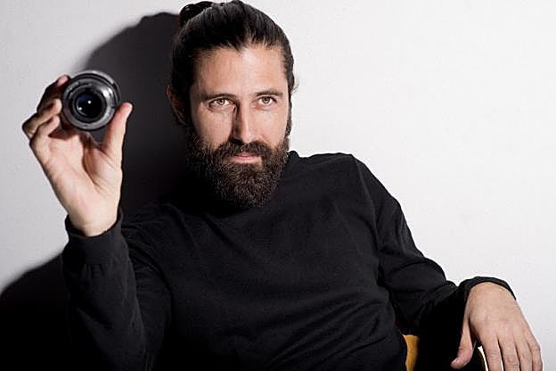 El dramaturgo y director de escena Darío Facal llegó con 17 años al mundo del teatro. Hoy tiene su propia compañía.