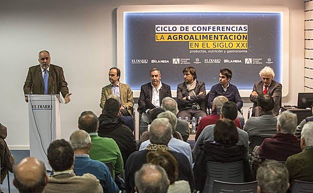 Una de las últimas conferencias-debates del ciclo 'La agroalimentación del siglo XXI. Productos, nutrición y gastronomía', un foro abierto para analizar tendencias y la situación de cada sector. 