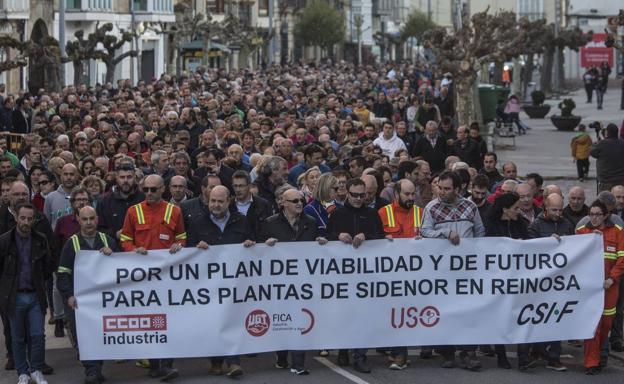 Manifestacióón celebrada el pasado mes de febrero en Reinosa, en apoyo a los trabajadores de la planta de Sidenor en la capital campurriana.