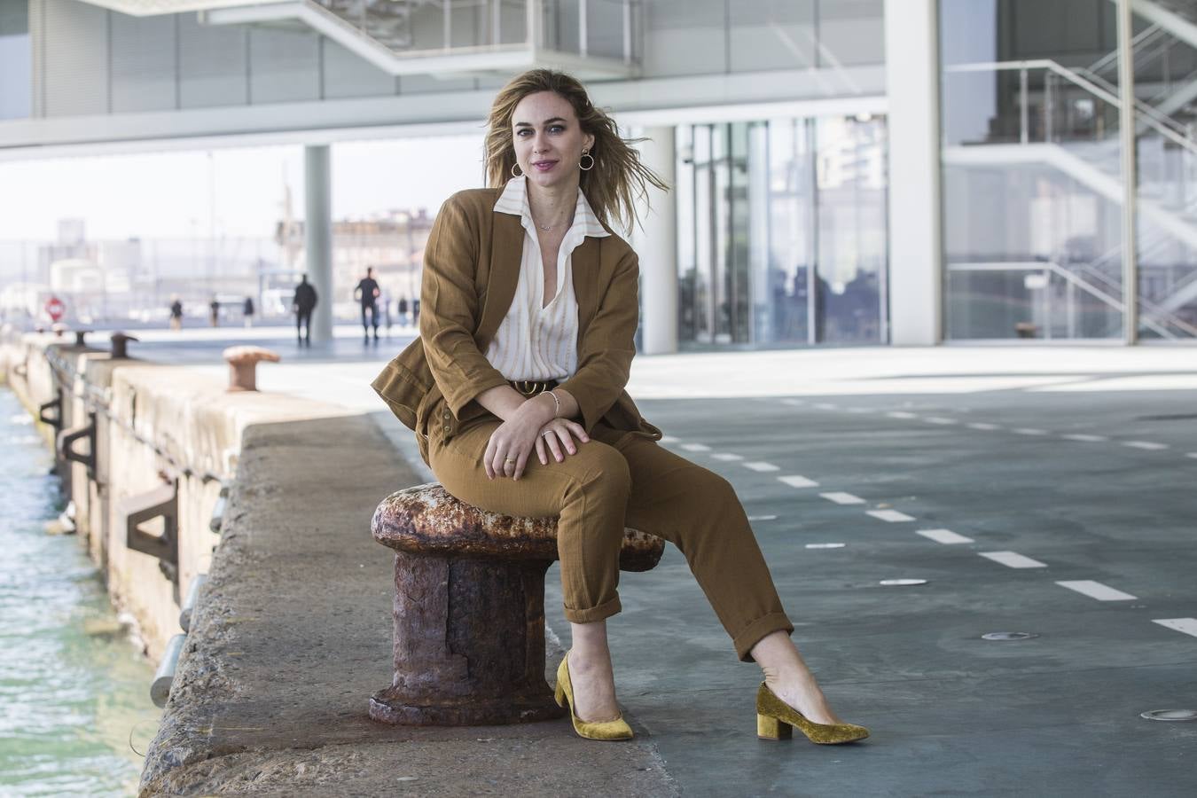 La actriz Marta Hazas leyó la carta oficial del Día Mundial del Teatro en el nuevo 'Escenario libre' del Centro Botín.