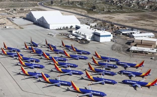 Aviones 737 Max 8 permanecen varados en el aeropuerto de Victorville, en California. 