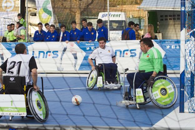 El A-Ball cuenta con dos equipos formados en España, uno en Madrid y otro en Valencia. 